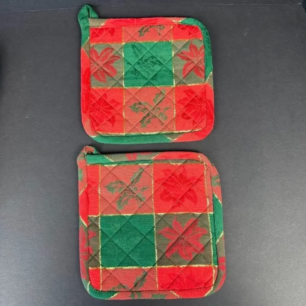 Set 2 of Oven Mitts & 2 Pot Holders Plaid Christmas Holly & Poinsettia Pattern